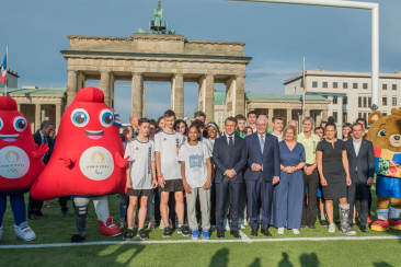 Emmanuel Macron und Frank-Walter Steinmeier treffen die Volunteers der EURO 2024