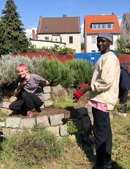 Gemeinsames Arbeiten im Garten